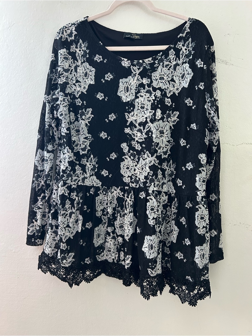 Suzanne Betro Black Top with White Floral Lace Hem